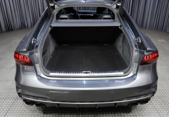 Подержанный автомобиль Audi A7 2018 года (9 фото)
