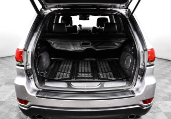 Подержанный автомобиль Jeep Grand Cherokee 2013 года (14 фото)