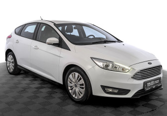 Подержанный автомобиль Ford Focus Hatchback 2019 года (3 фото)