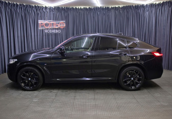 Подержанный автомобиль BMW X4 2021 года (8 фото)