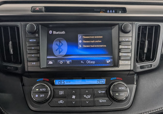 Подержанный автомобиль Toyota RAV4 2017 года (17 фото)