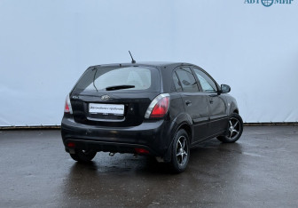 Подержанный автомобиль Kia Rio Hatchback 2010 года (5 фото)