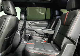 Подержанный автомобиль Chevrolet Traverse 2024 года (10 фото)