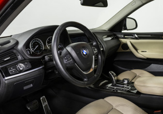 Подержанный автомобиль BMW X4 2016 года (10 фото)