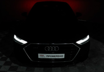 Подержанный автомобиль Audi A7 2021 года (17 фото)