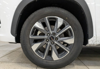 Подержанный автомобиль Exeed LX 2022 года (11 фото)