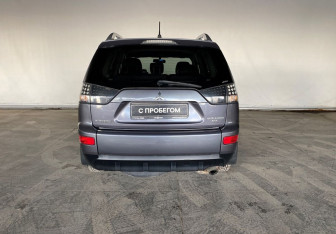 Подержанный автомобиль Mitsubishi Outlander 2007 года (5 фото)