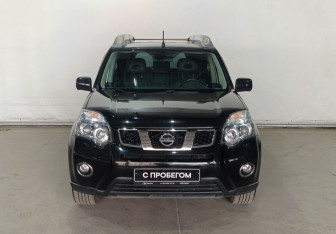 Подержанный автомобиль Nissan X-Trail 2013 года (2 фото)