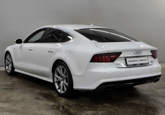 Подержанный автомобиль Audi A7 2012 года (7 фото)