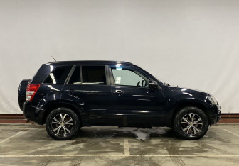 Подержанный автомобиль Suzuki Grand Vitara 2011 года (4 фото)