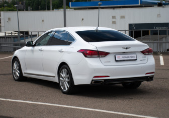 Подержанный автомобиль Genesis G80 2018 года (7 фото)