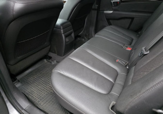 Подержанный автомобиль Hyundai Santa Fe 2012 года (10 фото)