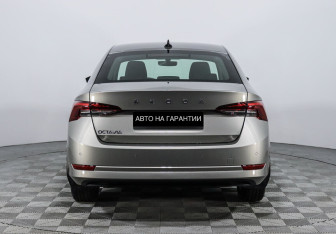 Подержанный автомобиль Skoda Octavia Liftback 2020 года (4 фото)