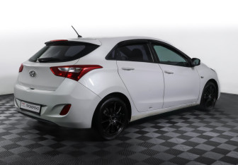 Подержанный автомобиль Hyundai i30 Hatchback 2013 года (5 фото)