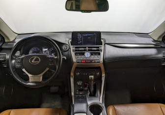 Подержанный автомобиль Lexus NX 2018 года (23 фото)