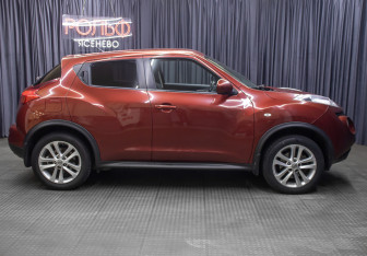 Подержанный автомобиль Nissan Juke 2011 года (4 фото)