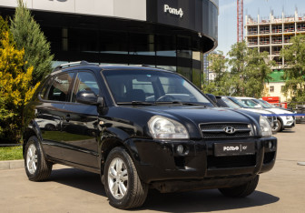 Подержанный автомобиль Hyundai Tucson 2008 года (2 фото)