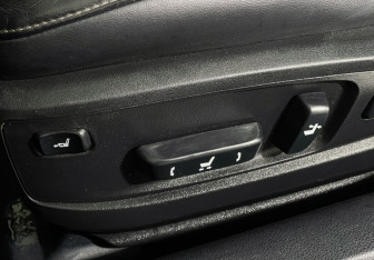 Подержанный автомобиль Lexus ES 2014 года (15 фото)