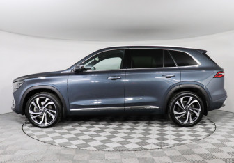 Подержанный автомобиль Geely Monjaro 2023 года (8 фото)