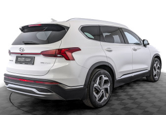 Подержанный автомобиль Hyundai Santa Fe 2021 года (5 фото)