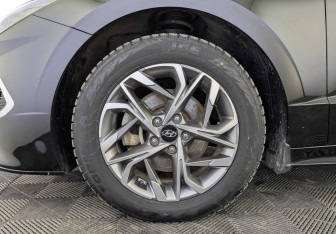 Подержанный автомобиль Hyundai Sonata 2022 года (12 фото)