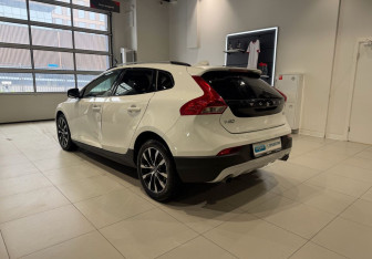 Подержанный автомобиль Volvo V40 Cross Country 2019 года (6 фото)
