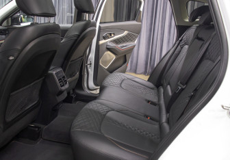 Подержанный автомобиль Exeed TXL 2022 года (12 фото)