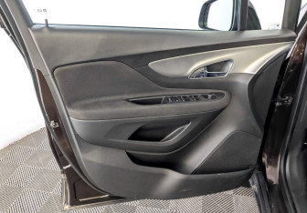 Подержанный автомобиль Opel Mokka 2014 года (19 фото)