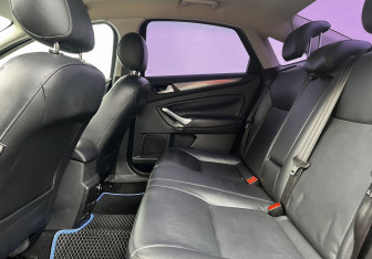 Подержанный автомобиль Ford Mondeo Sedan 2012 года (11 фото)