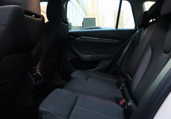 Подержанный автомобиль Skoda Octavia Wagon 2021 года (9 фото)