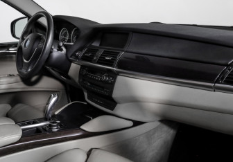 Подержанный автомобиль BMW X6 2013 года (9 фото)