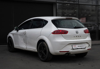 Подержанный автомобиль SEAT Leon Hatchback 2012 года (7 фото)