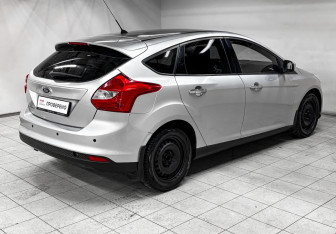 Подержанный автомобиль Ford Focus Hatchback 2011 года (5 фото)