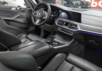 Подержанный автомобиль BMW X7 2019 года (12 фото)