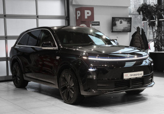 Подержанный автомобиль LiXiang L6 2024 года (3 фото)