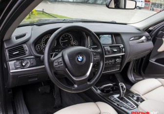 Подержанный автомобиль BMW X4 2017 года (21 фото)