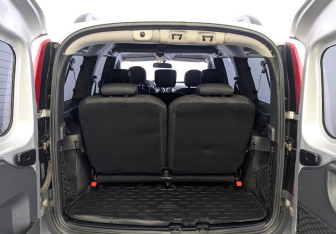 Подержанный автомобиль LADA (ВАЗ) Largus Wagon 2018 года (10 фото)