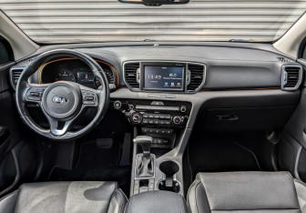 Подержанный автомобиль Kia Sportage 2017 года (14 фото)