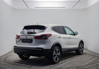 Подержанный автомобиль Nissan Qashqai 2023 года (5 фото)
