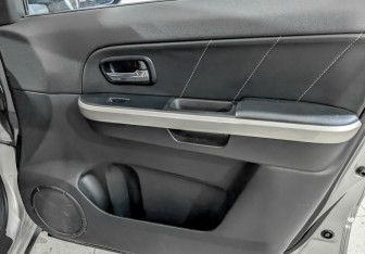 Подержанный автомобиль Suzuki Grand Vitara 2014 года (24 фото)