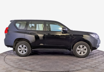 Подержанный автомобиль Toyota Land Cruiser Prado 2019 года (4 фото)