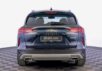 Подержанный автомобиль Infiniti QX50 2020 года (6 фото)