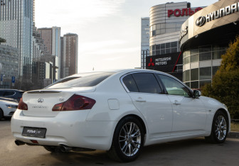 Подержанный автомобиль Infiniti G Sedan 2012 года (4 фото)