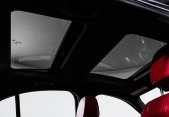 Подержанный автомобиль Alfa Romeo Giulia 2023 года (16 фото)