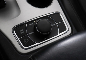 Подержанный автомобиль Jeep Grand Cherokee 2013 года (14 фото)
