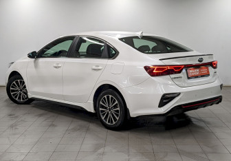Подержанный автомобиль Kia Cerato Sedan 2020 года (7 фото)