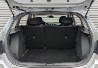 Подержанный автомобиль Kia Rio Hatchback 2021 года (10 фото)