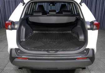 Подержанный автомобиль Toyota RAV4 2020 года (10 фото)