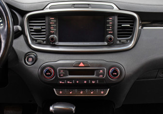 Подержанный автомобиль Kia Sorento 2019 года (16 фото)