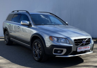 Подержанный автомобиль Volvo XC70 2012 года (3 фото)